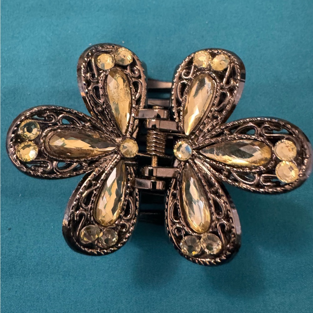 Silver and Gold Hair Claw Set
*6 for $20 - Picture 5 of 7